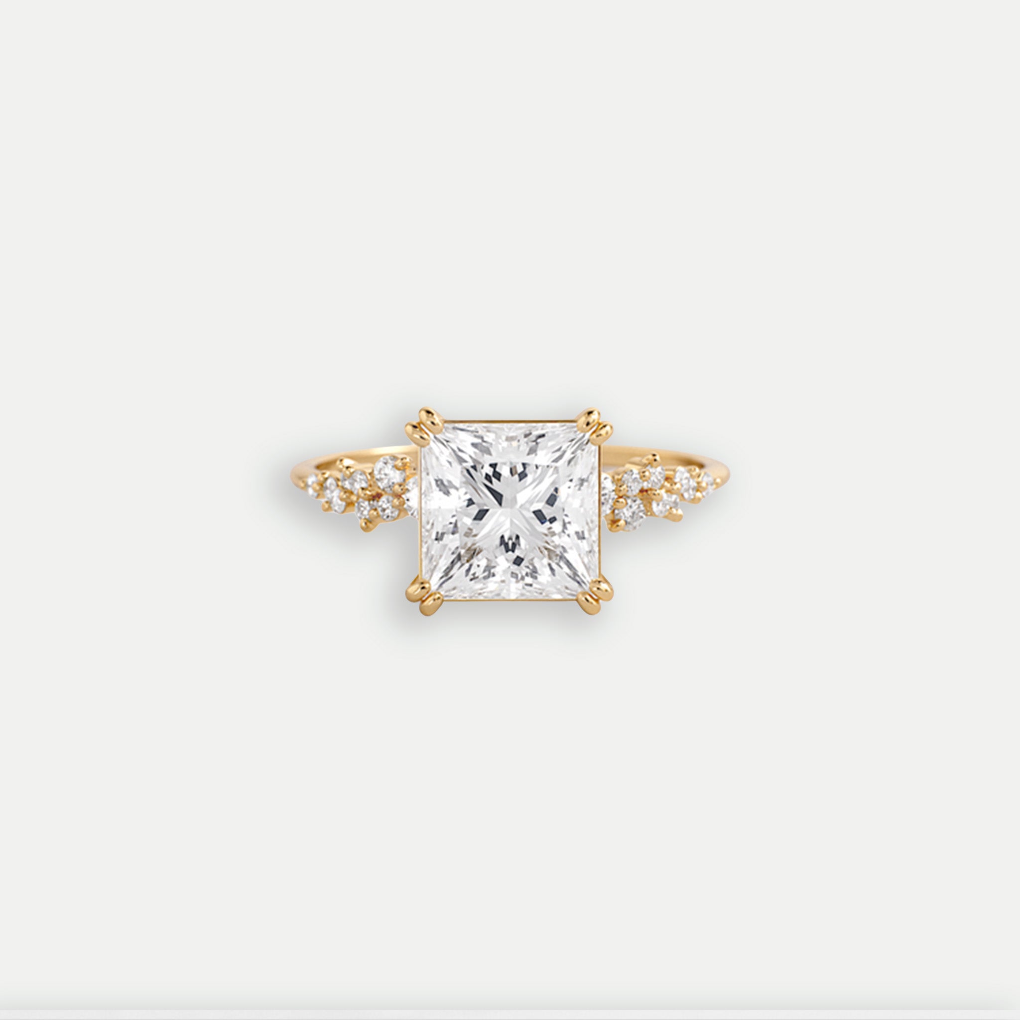 Bruna Ring | Cluster Design Engagement Ring with 26 Diamonds – PAROI